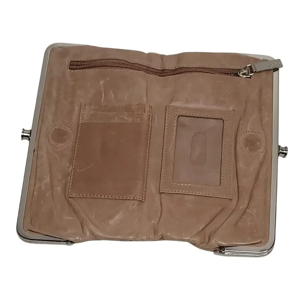 HOBO Lauren Clutch-Wallet - Picture 4 of 9